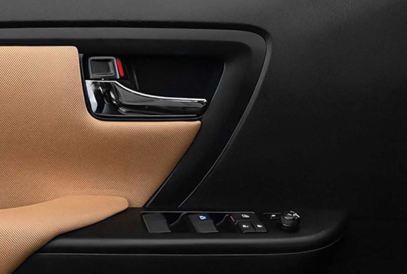 Toyota Fortuner 4WD 2.7L 7SEATS AUT.