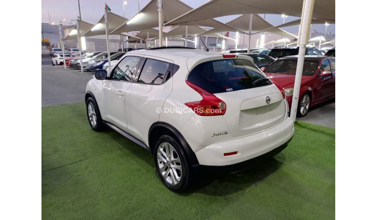 Nissan Juke 2014 Gulf model, leather hatch, cruise control, rear camera screen, sensor wheels, in excellent cond