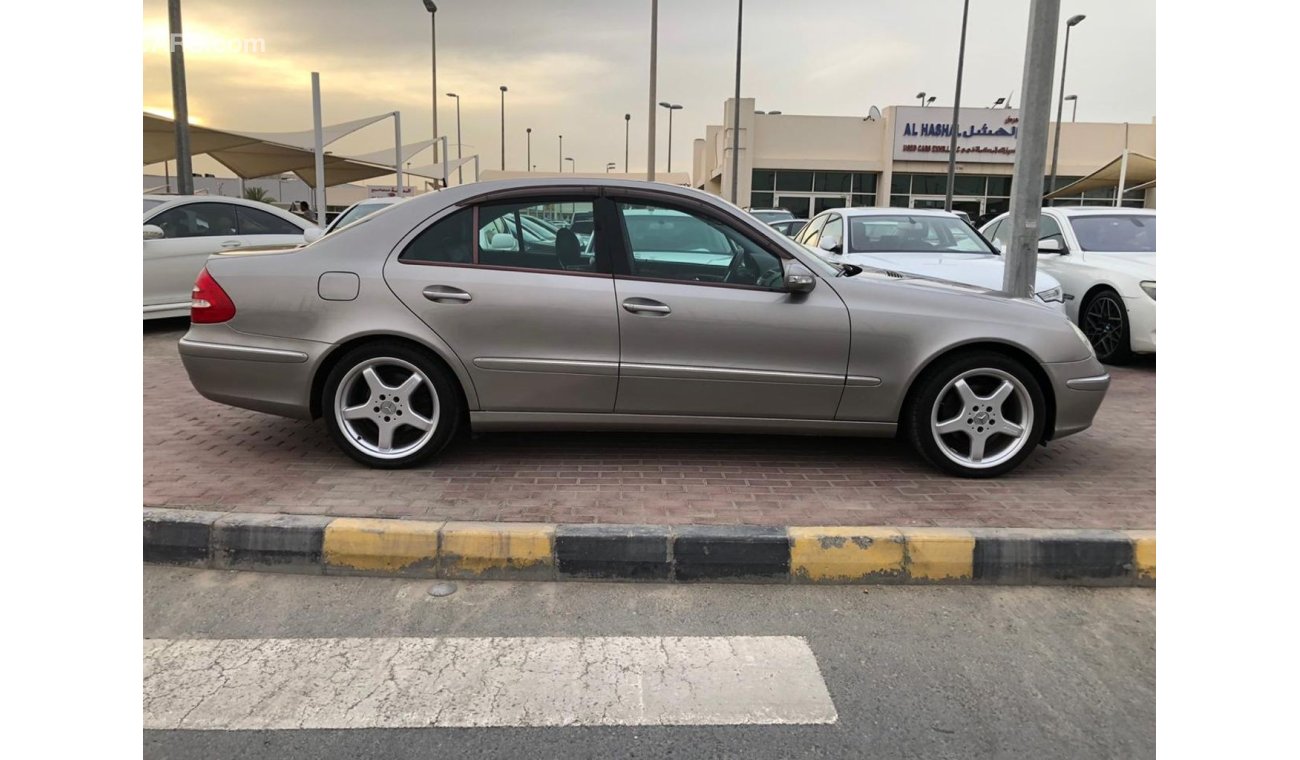 Mercedes-Benz E 320 Japan car prefect condition no paint full option low mileage