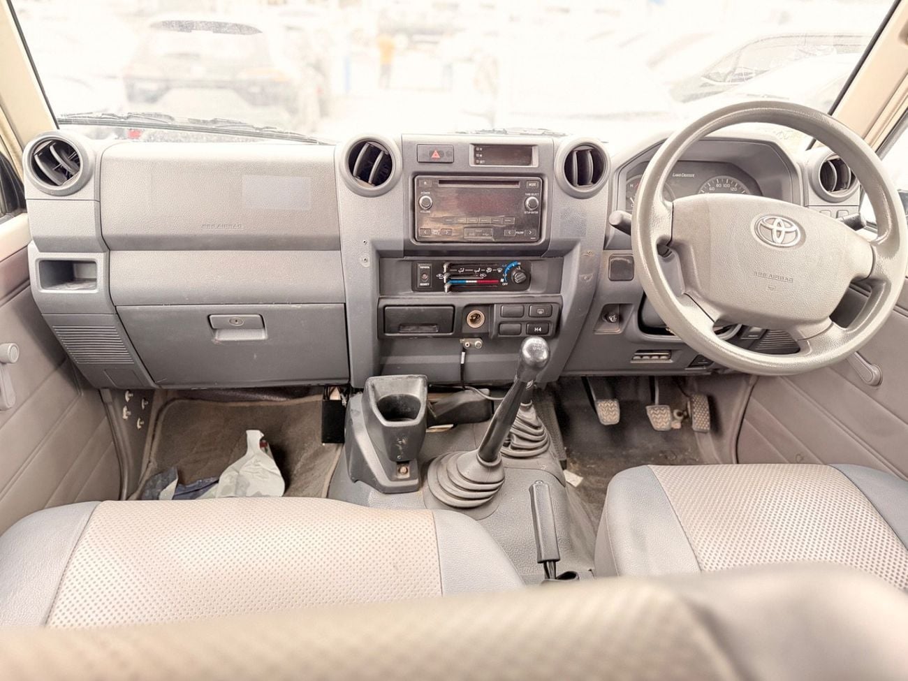Toyota Land Cruiser 70 LC76 STD