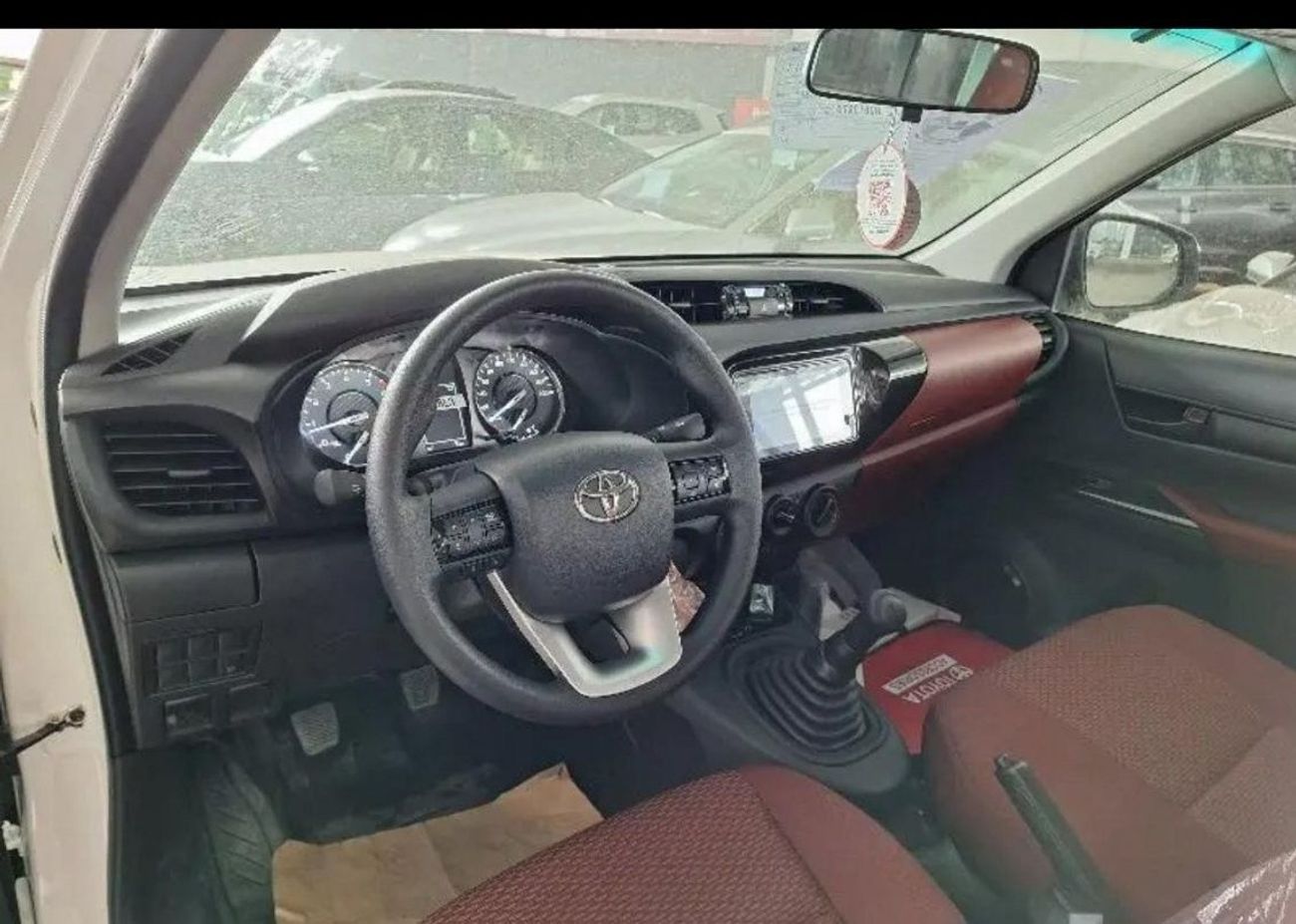 Toyota Hilux 2700CC RWD MANUAL PETROL ZERO KM
