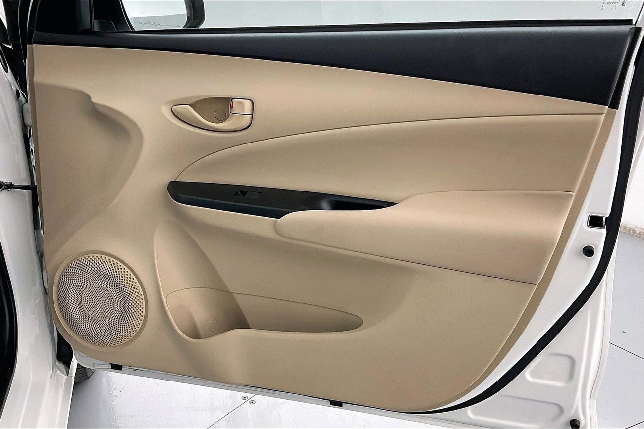 تويوتا يارس SE / E | سنة ضمان مجانية | 0 دفعة أولى | سياسة الإعادة بعد 7 أيام