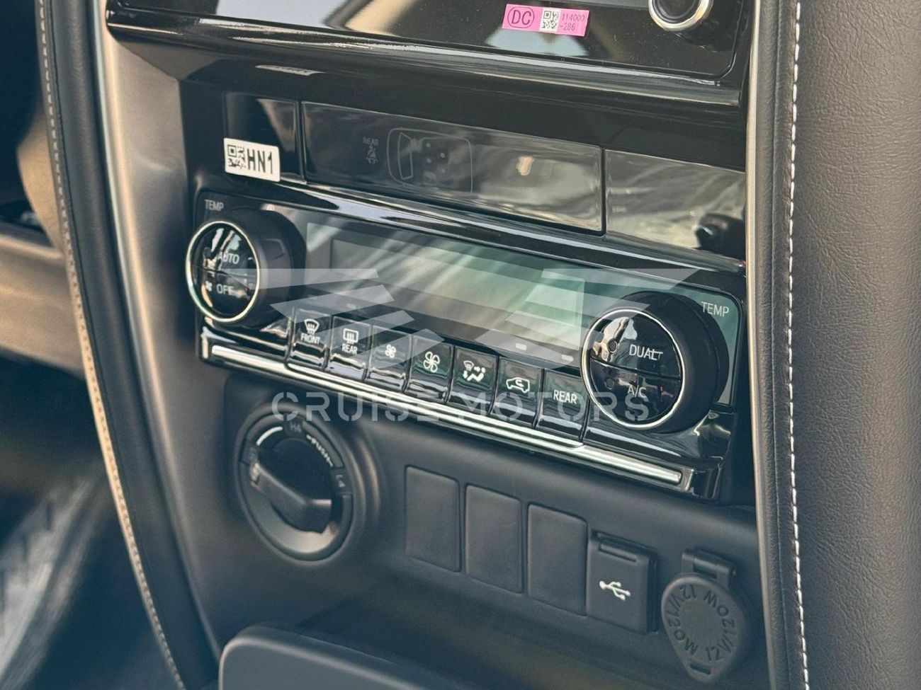 Toyota Fortuner Automatic - 2.7L - Petrol - SUV/Crossoveer - Four Wheel Drive - 7 seats - 5 doors