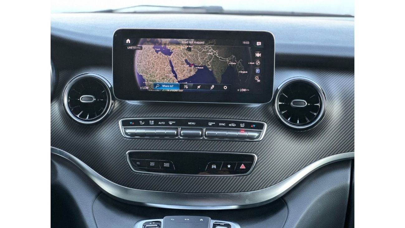 Mercedes-Benz V 300 V-300 deisel 2023 FULL OPITION // UNDER WARRANTY // ORGINAL PAINT // PERFECT CONDOITION