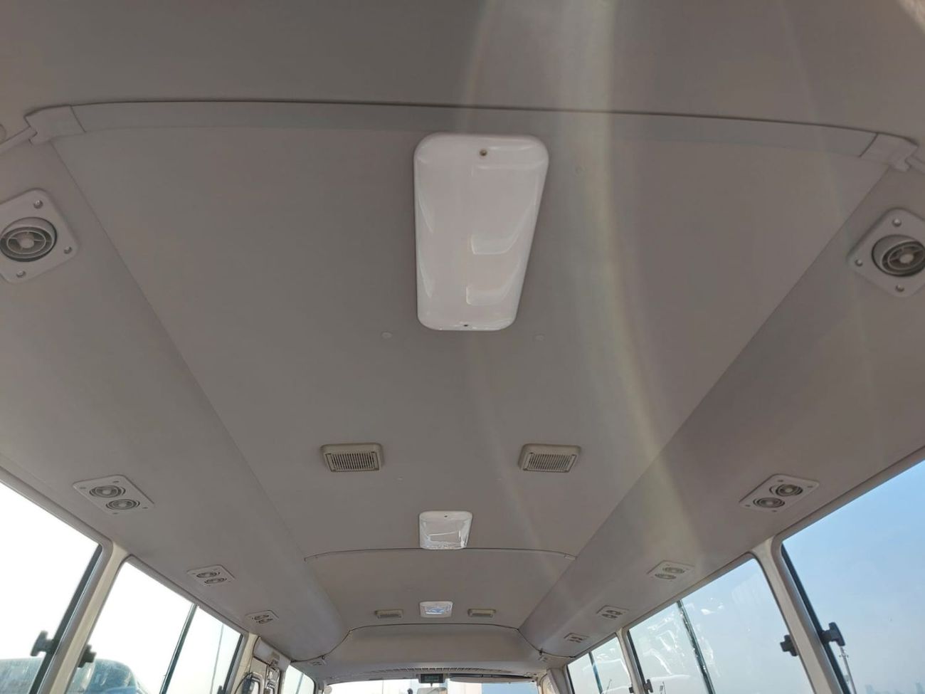 تويوتا كوستر TOYOTA COASTER BUS RHD 2011 MODEL 4.0 L DIESEL AUTOMATIC(PM02142)