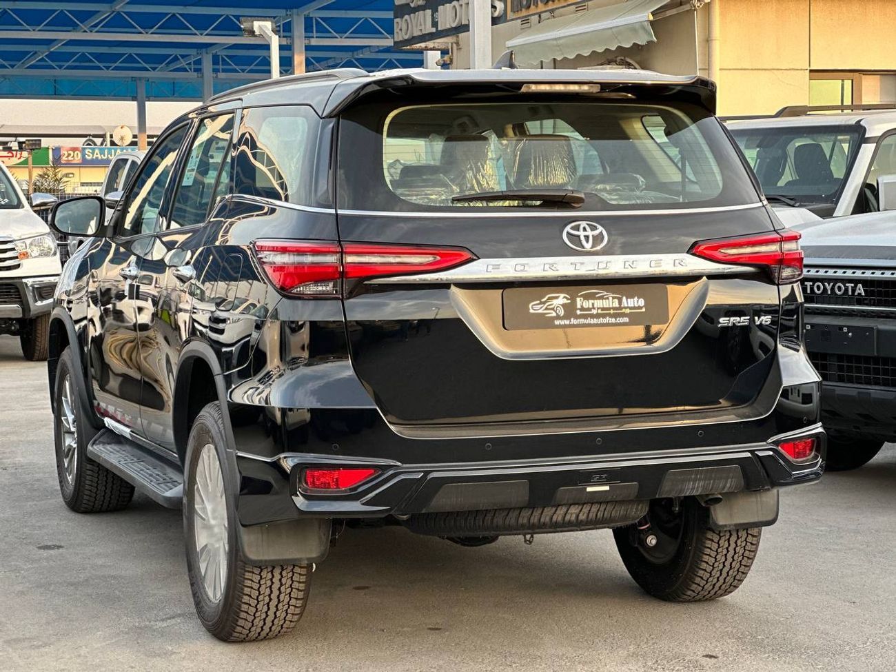 Toyota Fortuner GXR 4.0L PTR A/T // 2025 // High Option with DVD&Back Camera , Leather & Cooling Seats , Wireless Ch