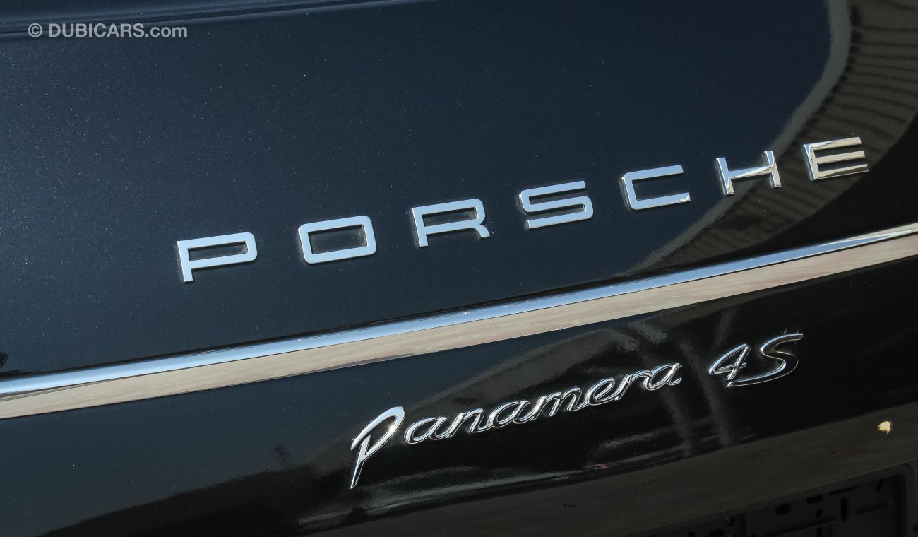 Porsche Panamera 4S