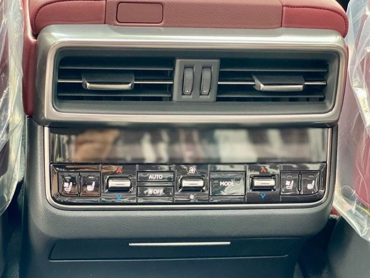 Lexus LX600 SIGNATURE EDITION, AUTOMATIC TRANSMISSION, RADAR, WIRELESS CHARGER,BRAND NEW, MODEL2026