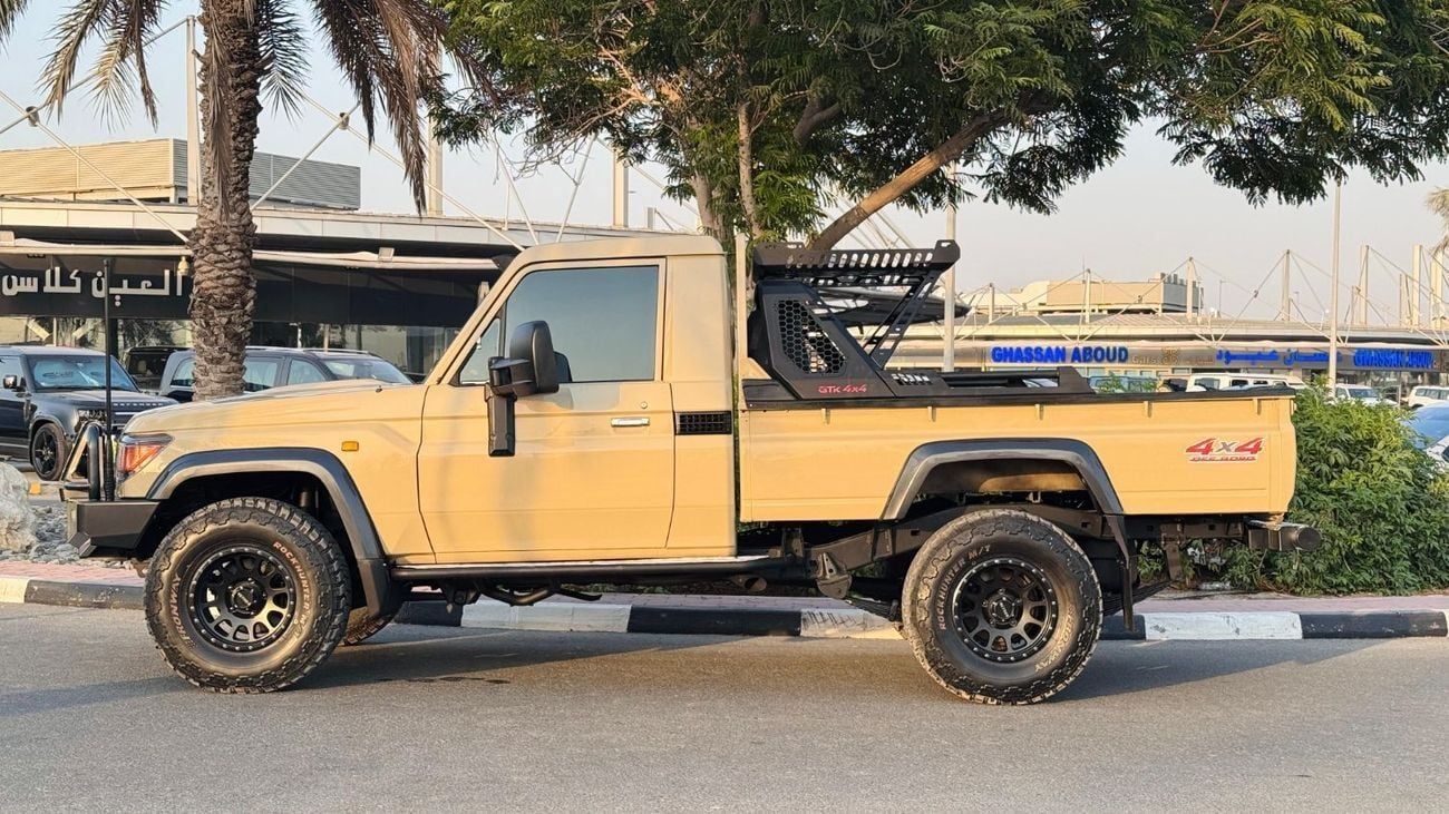 Toyota Land Cruiser Pick Up Single Cab | 4.5L Diesel Manual | RHD | ARB Bull Bar, Snorkel & Roof Basket | 4WD