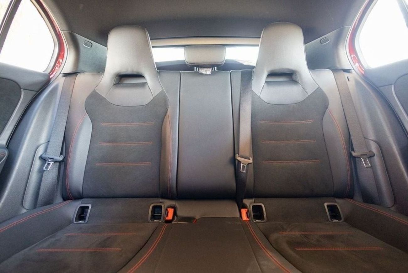 مرسيدس بنز A 180 Mercedes-Benz A180 2022 European Spec (Clean Tittle) under Warranty with Flexible Down-Payment.