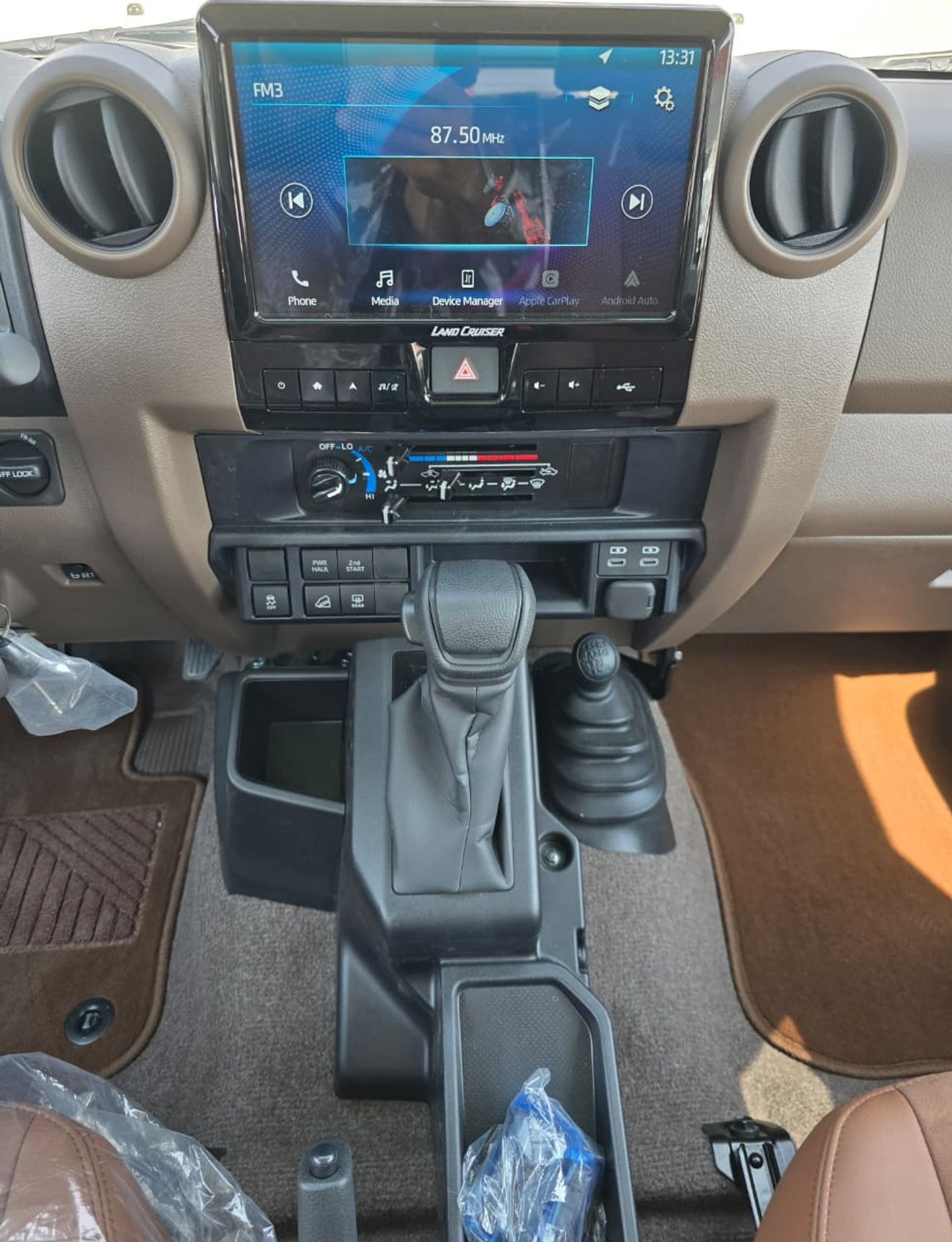 Toyota Land Cruiser 70 LX 4.0L (5 DOOR)