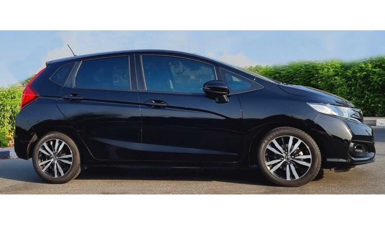 Honda Jazz 2018--EXCELLENT CONDITION-UNDER WARRANTY