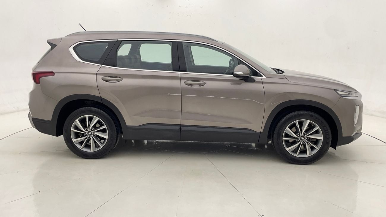 هيونداي سانتا في GL 2.4 | بدون دفعة مقدمة | اختبار القيادة في المنزل