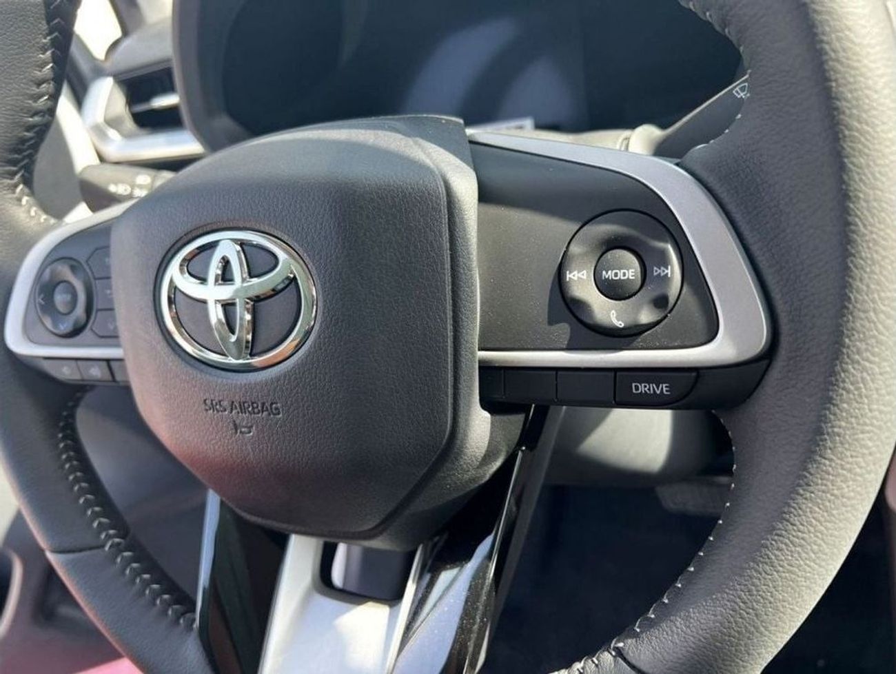 Toyota Veloz 1.5L FWD // 2024 // FULL OPTION WITH PUSH START , WIRELESS CHARGE , CRUISE CONTROL // SPECIAL OFFER