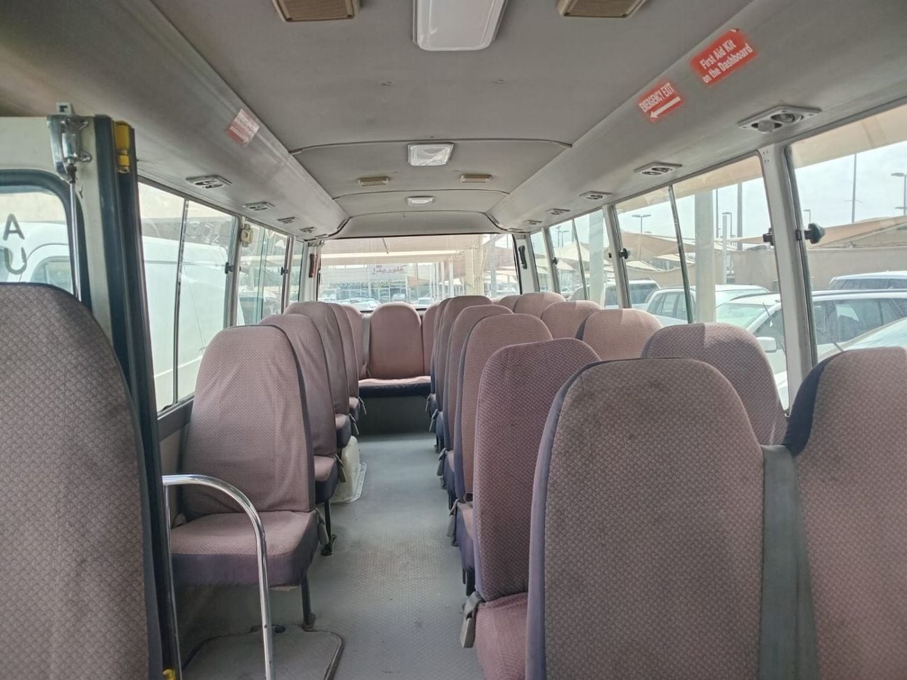 تويوتا كوستر DIESEL 30 SEATER MANUAL TRANSMISSION