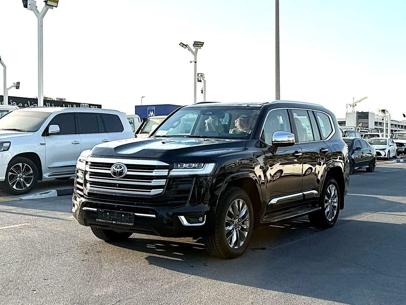 تويوتا لاند كروزر Land Cruiser VXR 3.5L Twin Turbo A/T Petrol 4X4 .7 Seats . 5 Doors 2026 Model