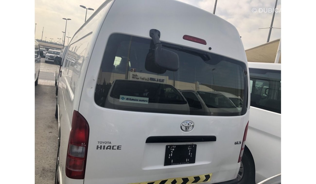 تويوتا هاياس Toyota Hiace Highroof Van 2017. Excellent condition