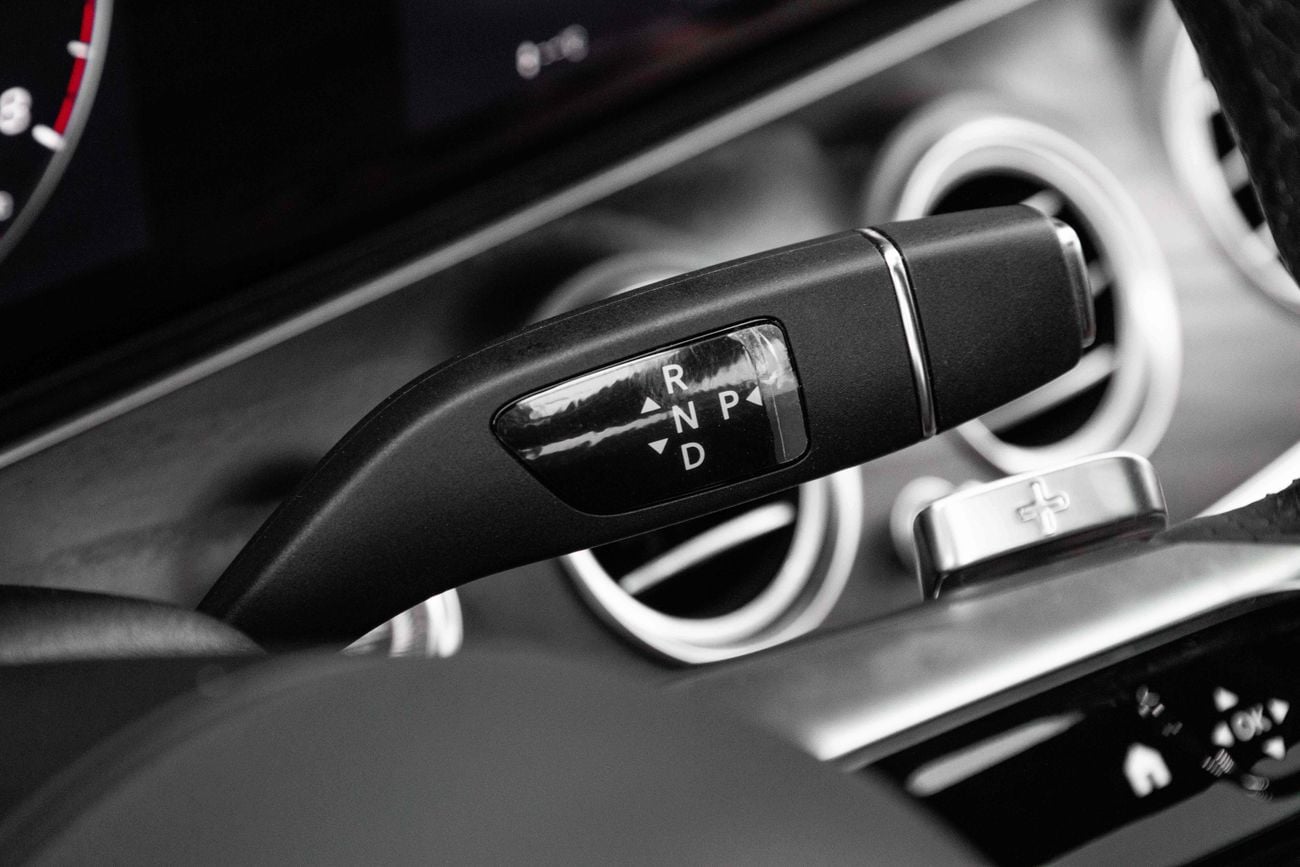 Mercedes-Benz E300 E300 | 3,917 P.M | 0% Downpayment | LOW KM | IMMACULATE!