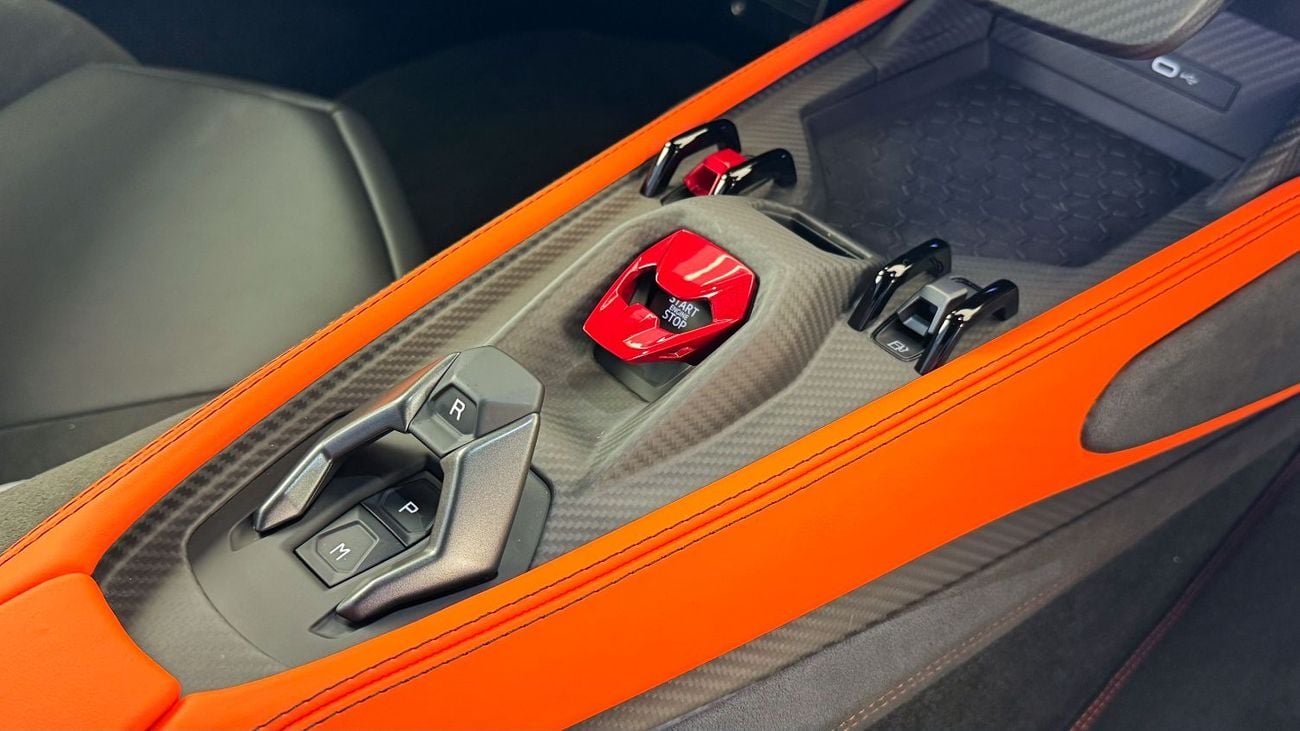 Lamborghini Revuelto Lamborghini Revuelto 2026 - Hybrid Powertrain (First-Ever)