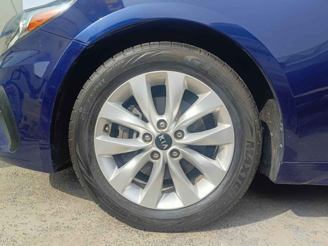Kia Optima / LX MID OPT/ EXPORT ONLY / LOT#6882