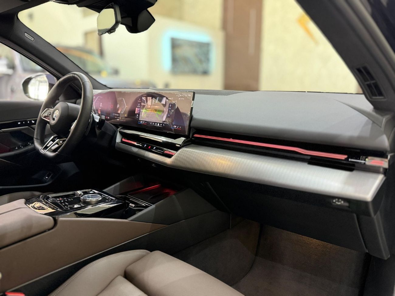 بي أم دبليو 520i BMW 520I M SPORT 2024 UNDER WARRANTY FULL OPTION