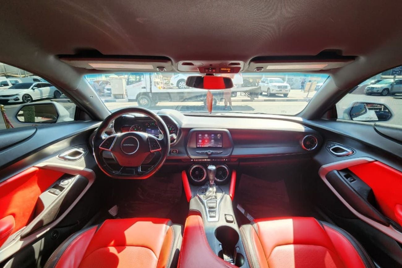 Chevrolet Camaro 1LT 3.6L (335 HP) BEAUTIFULL LOOK