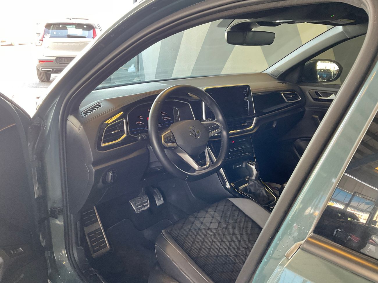 فولكس واجن T ROC R-Line | شامل الضمان | 0 ﺪﻔﻋﺓ ﺃﻮﻟﻯ