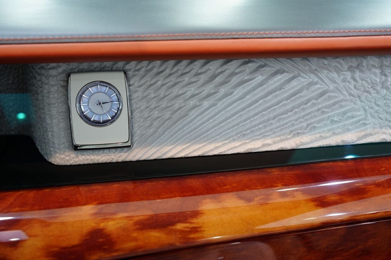 Rolls Royce Phantom Standard 2022 Rolls-Royce Phantom, Two-Tone, Illuminated Spirit of Ecstasy, Rear Screens, Dealer Warranty!!