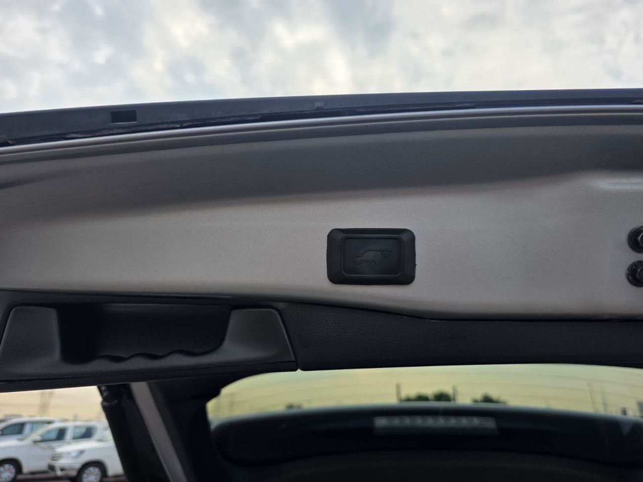 تويوتا راف ٤ 2.5L XLE Hybrid