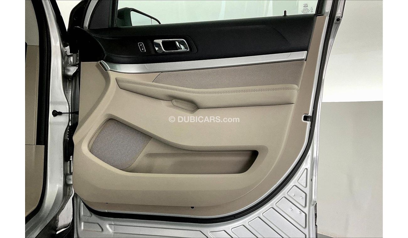 Ford Explorer XL / Standard