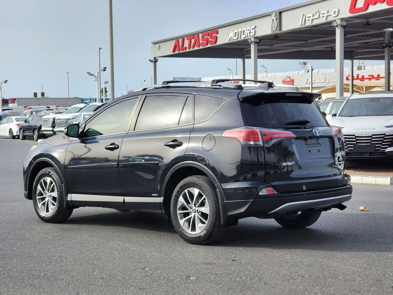 Used TOYOTA RAV4 XLE HYBRID 2017 FULL OPTION 2017 for sale in Dubai ...