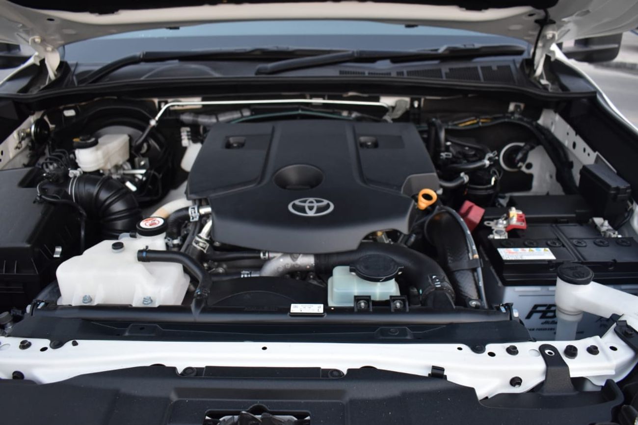 Toyota Hilux diesel right hand drive 2,8l automatic gear only for export available