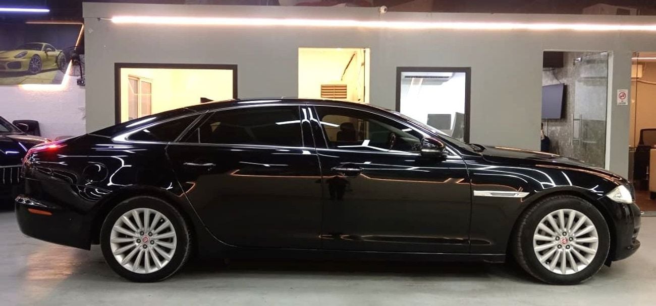 جاكوار XJ LUXURY LWB (LWB) - GCC Specs - Pristine Condition