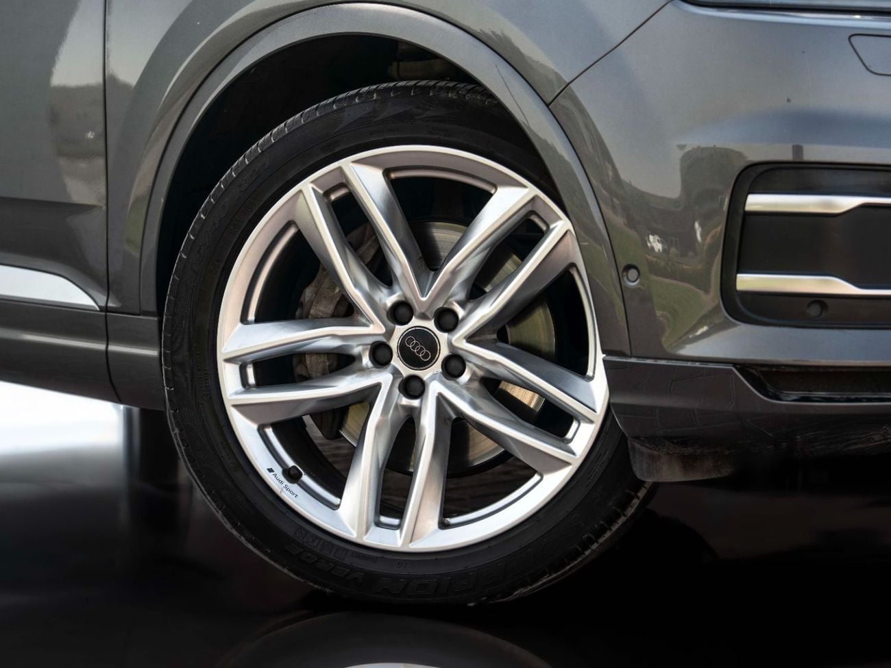 أودي Q7 55 TFSI