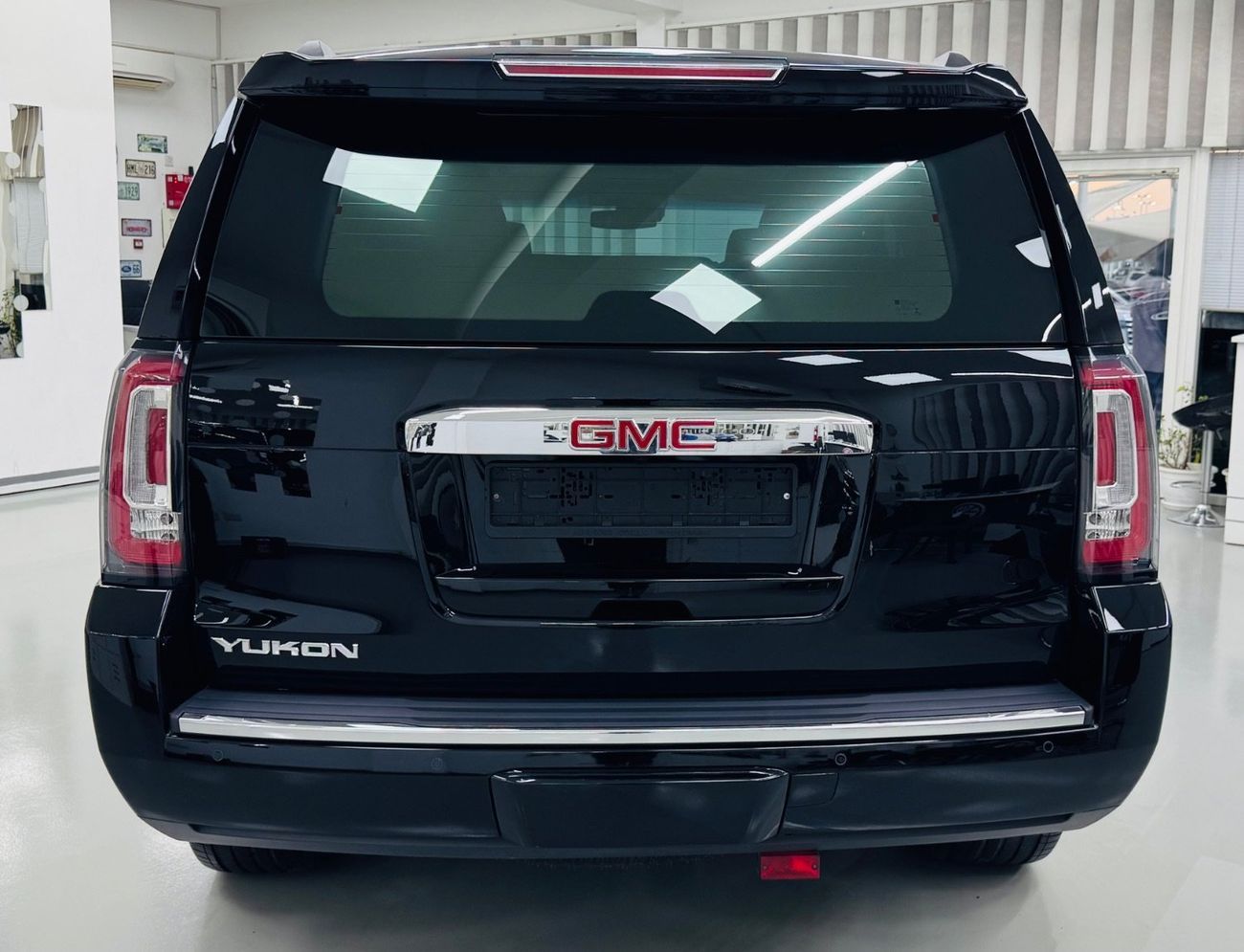 جي أم سي يوكون Denali 6.2L (9 Seater)