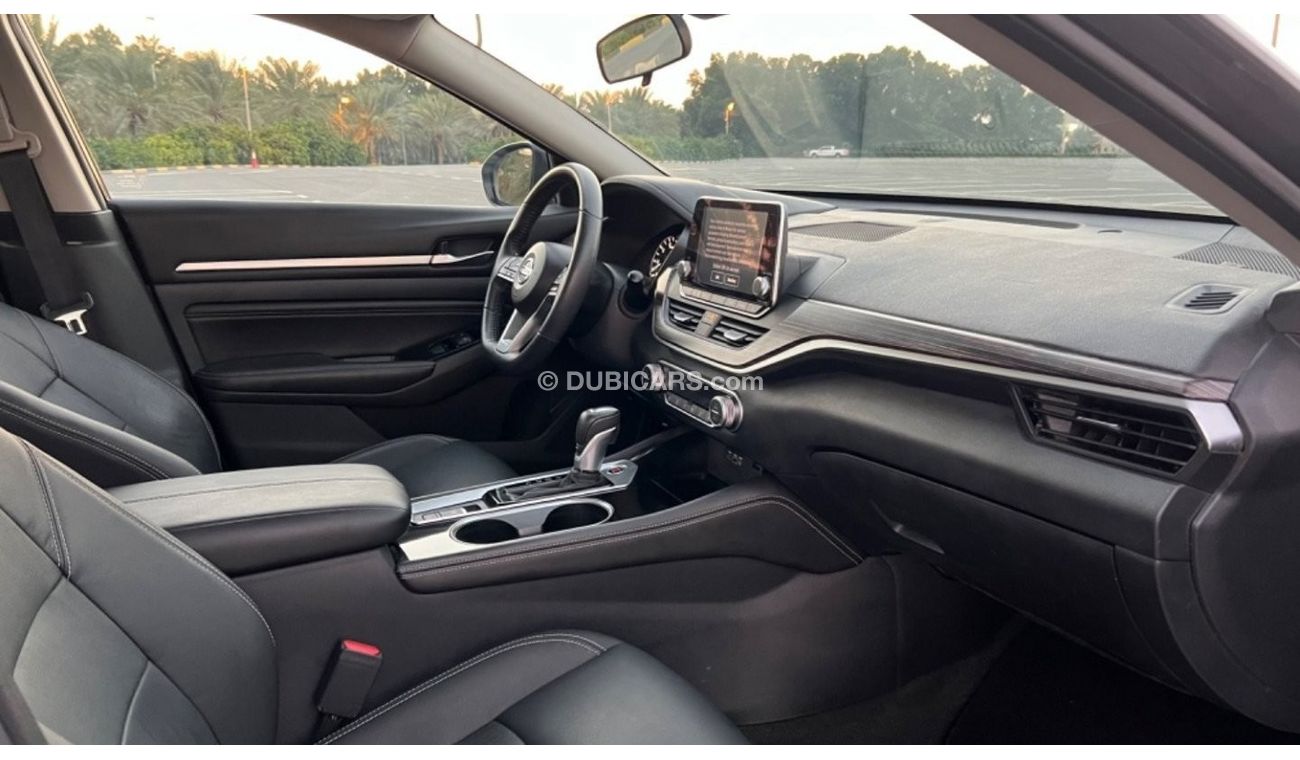 Used Nissan Altima SL 1400 km only 2022 for sale in Sharjah - 692157