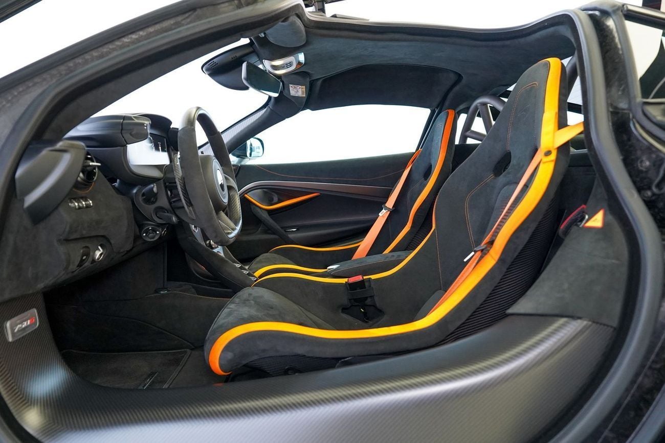 McLaren 750S COUPE