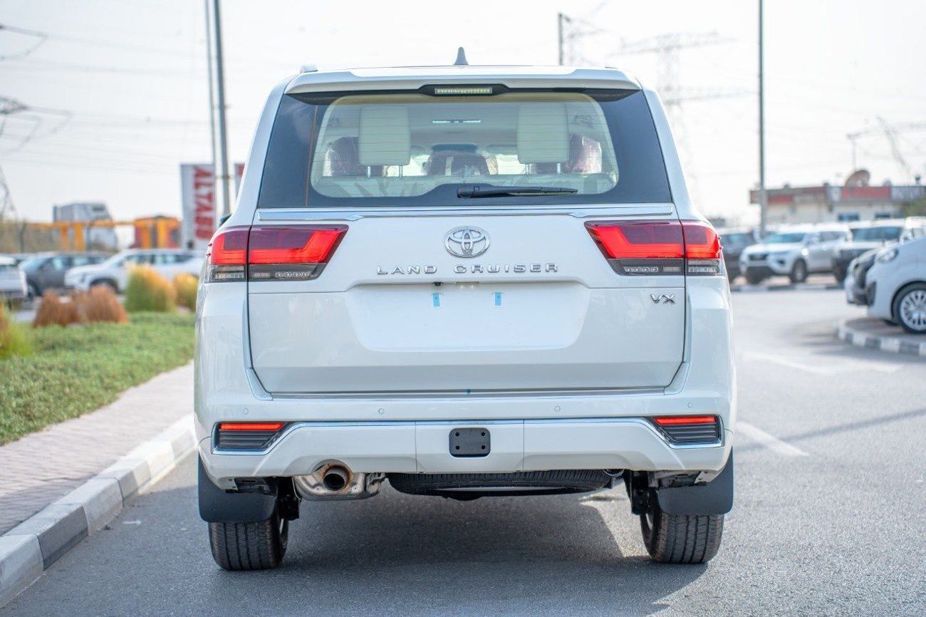 تويوتا لاند كروزر Lc300 VX 4 0L petrol engine 2025 LHD white  with beige interior