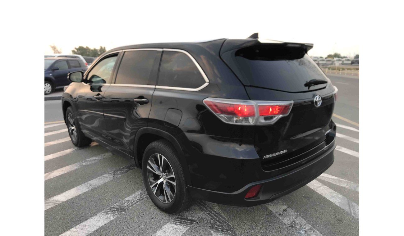 Toyota Highlander FULL OPTIONS WITH LEATHER SEAT, PUSH START AND SUNROOF