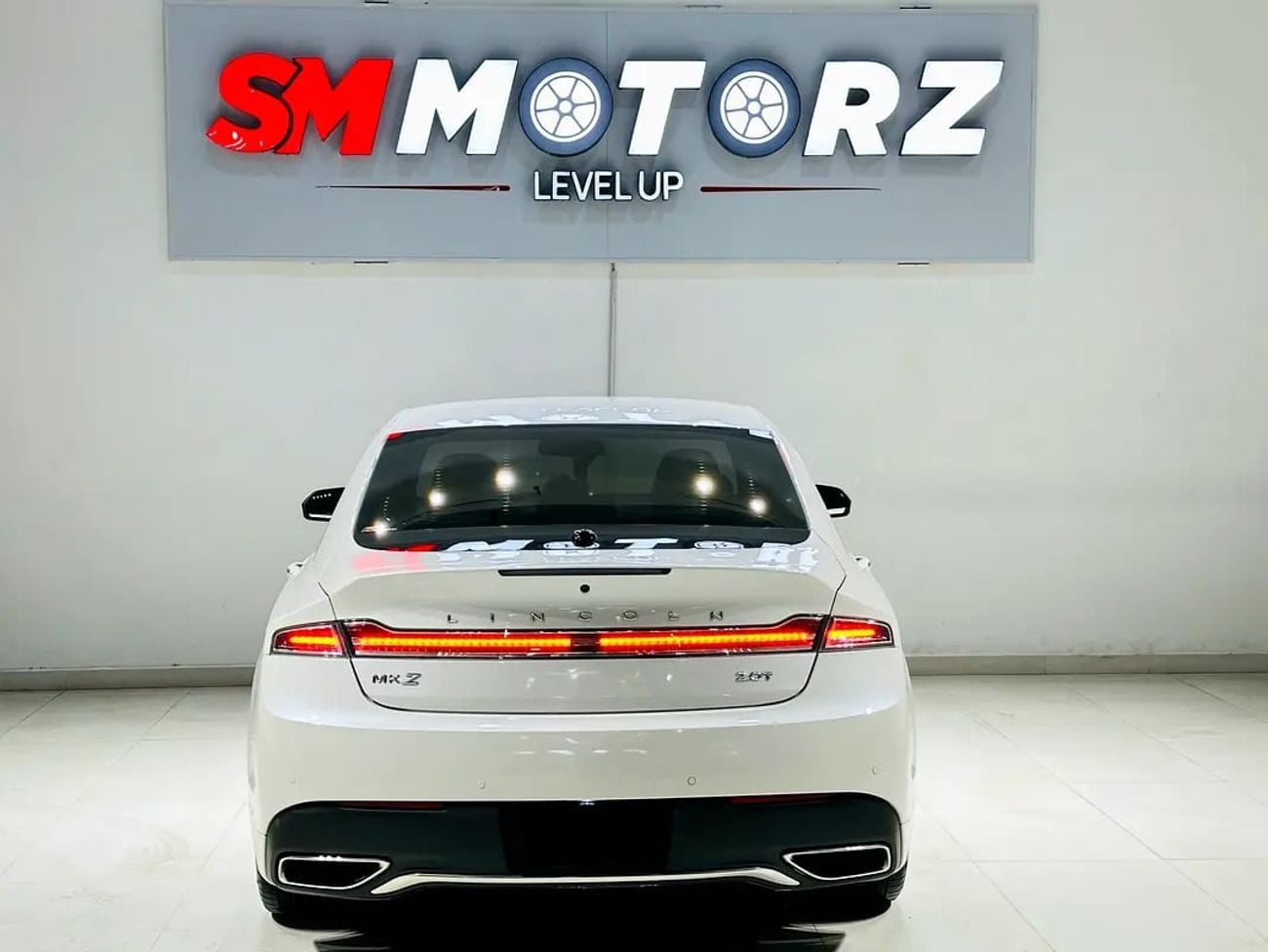 Lincoln MKZ GCC SPECS WELL MAINTAINED WITH ONE YEAR WARRANTY 37500