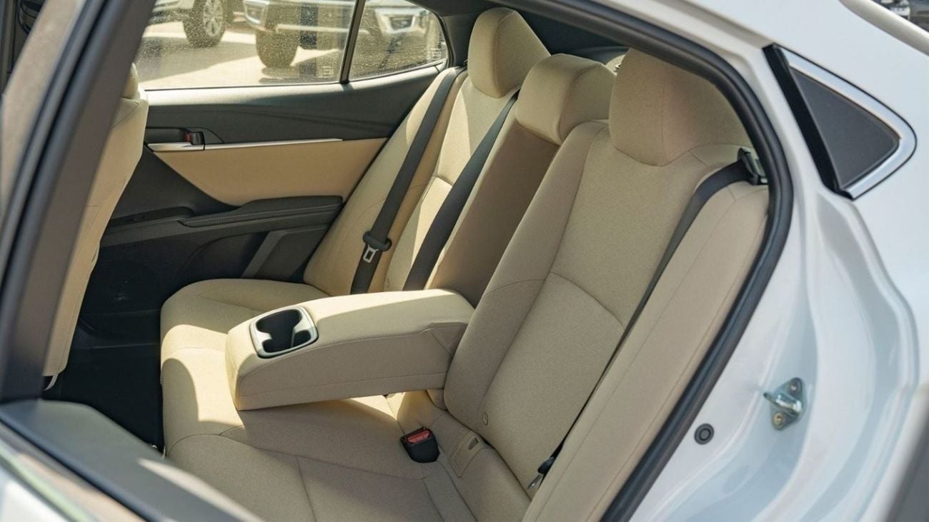 Toyota Camry 2025 Toyota Camry LE facelift 2.5L Petrol AT with Sunroof - GCC (Export price)