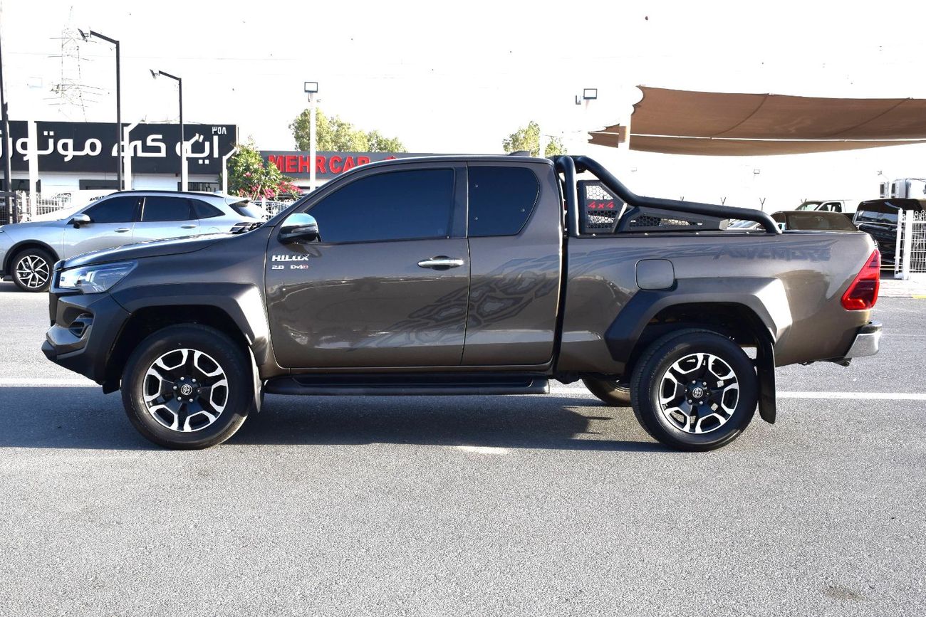 تويوتا هيلوكس 4X4 DIESEL 2.8L KING CAB (Export Only)