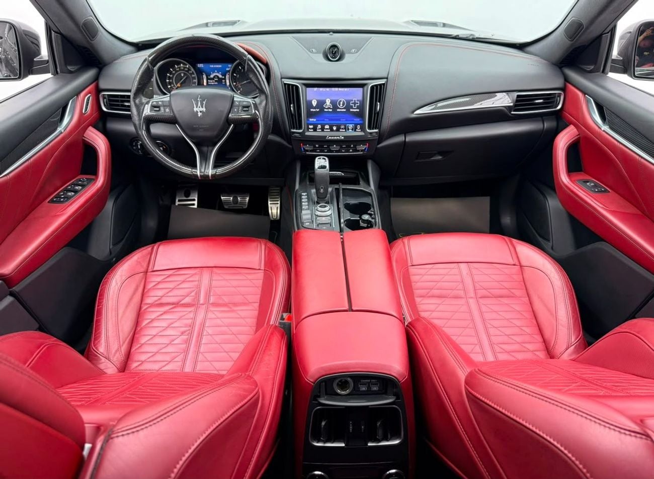 مازيراتي ليفونت TROFEO 2019 Maserati Levante Trofeo, Warranty, Carbon Fiber Interior, Excellent Condition, GCC