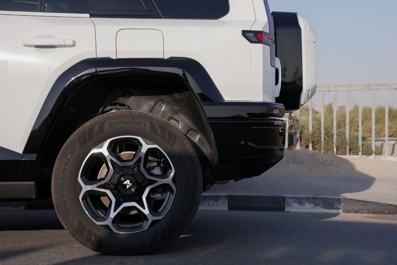 دونج فينج إم هيرو إم 817 M-Hero M817 Pro 1.5T Plug-in Hybrid 0km