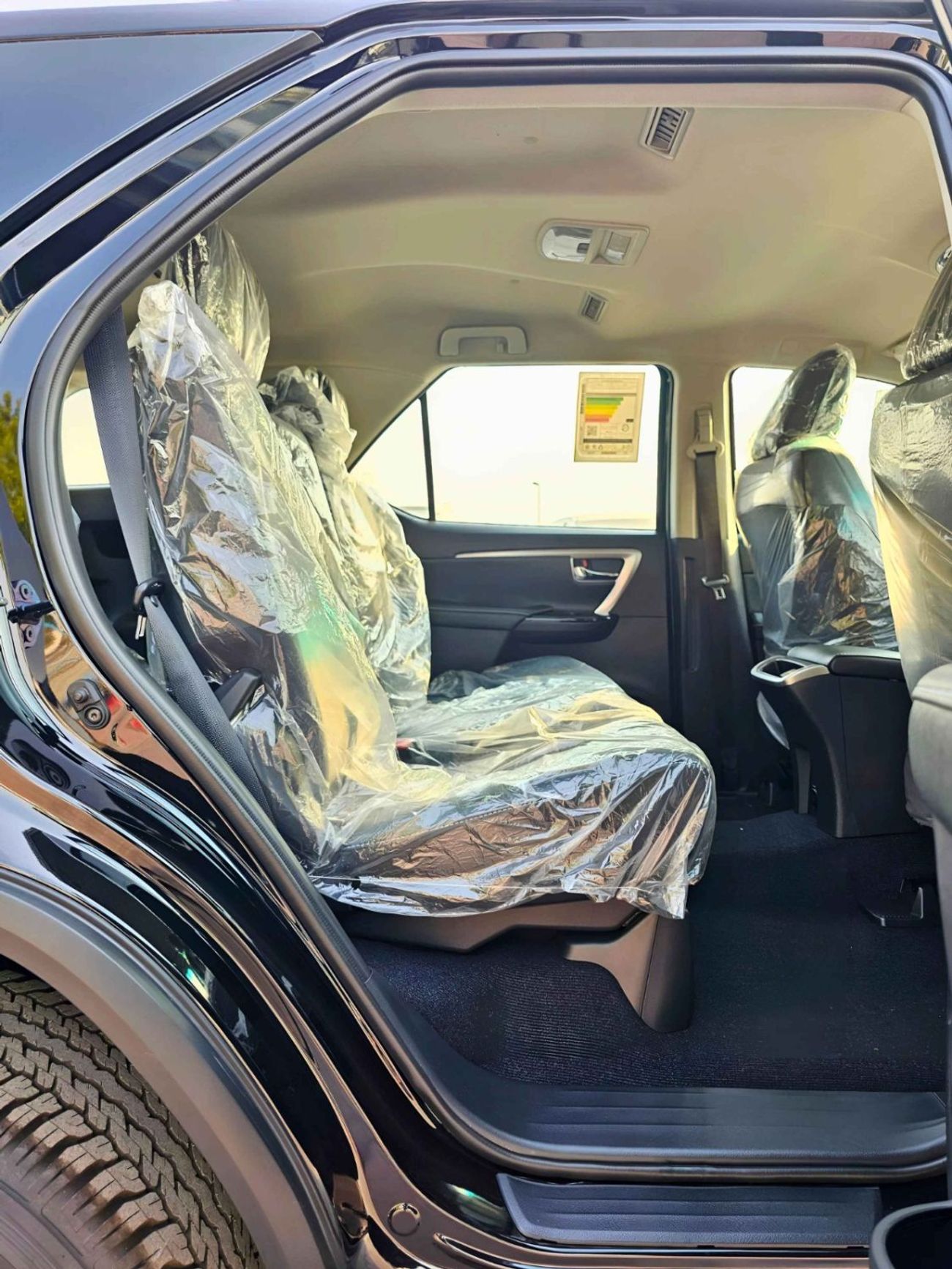 Toyota Fortuner SR5 ADVENTURE / 4.0L V6 PETROL / FRONT PWR SEATS / PUSH START / DIFF LOCK AUTO A/C (CODE # F6HA)