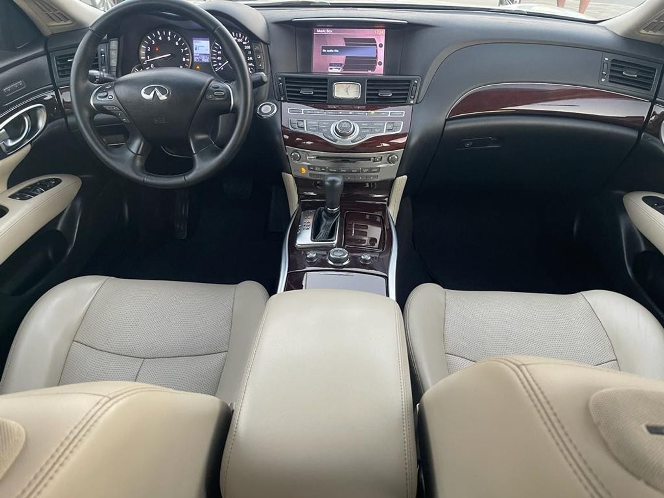 Infiniti QX70 Luxury Infiniti Q70_Gcc_2017_Excellent_Condition _Full option