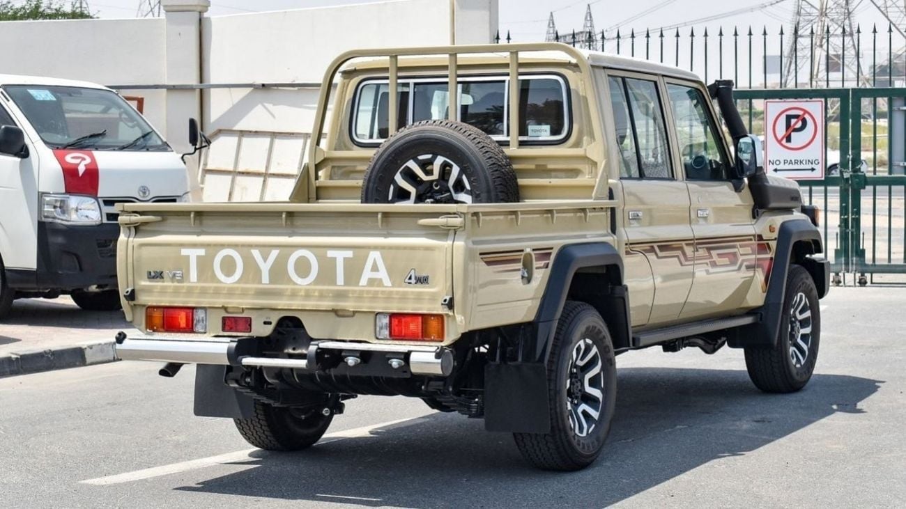 تويوتا لاند كروزر بيك آب Land cruiser 79 - 4.0l - Petrol D/C - A/T - Winch - Power Window - Coolbox