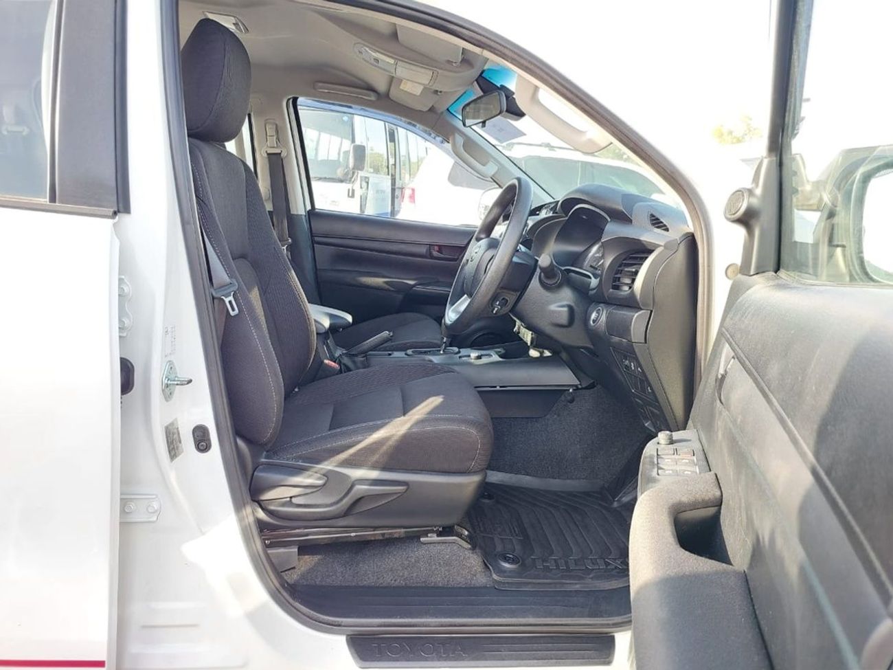 Toyota Hilux TOYOTA HILUX PICK UP RHD 2024 MODEL 2.8 L DIESEL AUTOMATIC(PM53949)