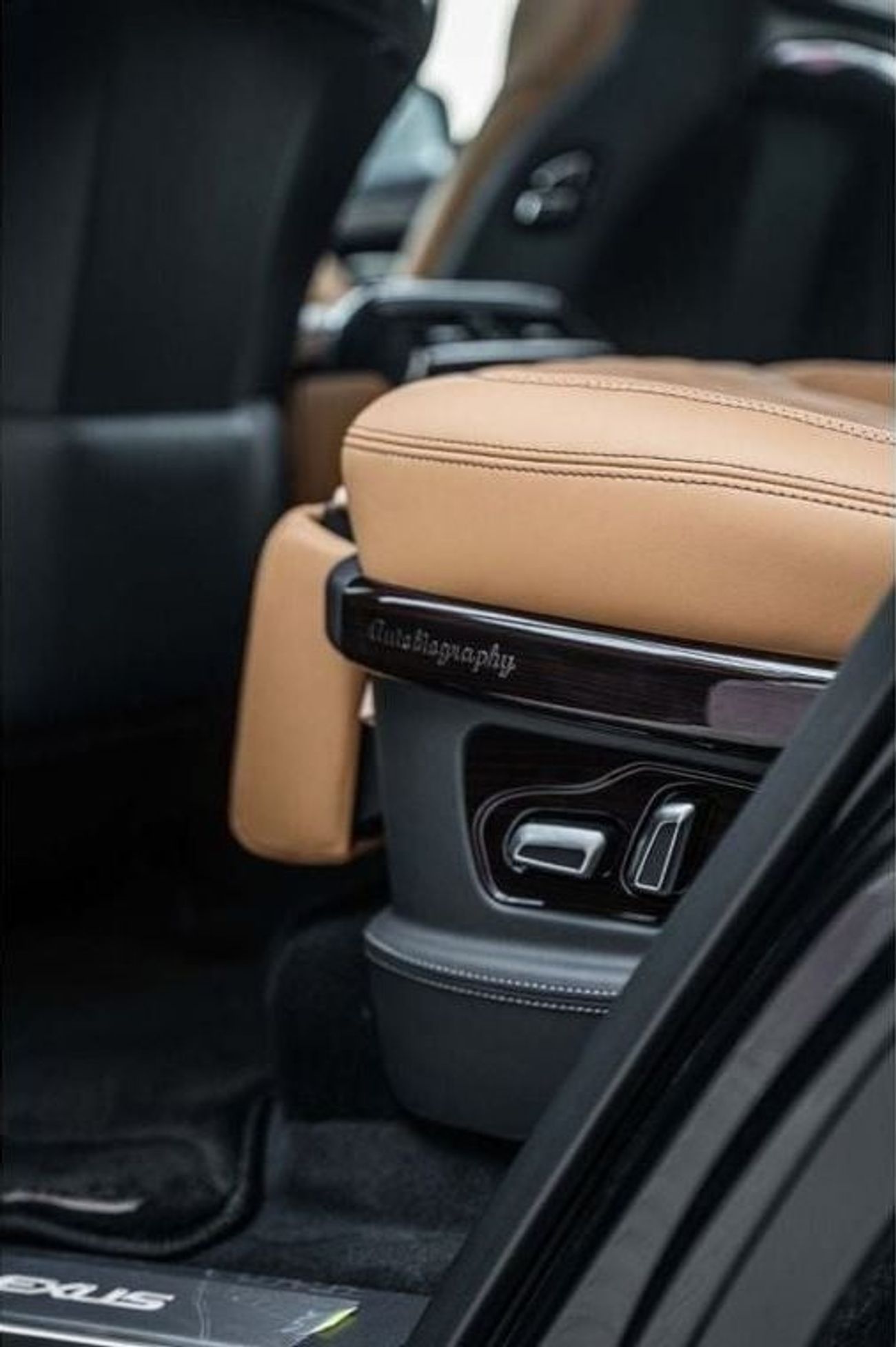 لكزس LX 600 3.5L PETROL A/T SIGNATURE WITH MBS AUTOBIOGRAPHY VIP SEATS