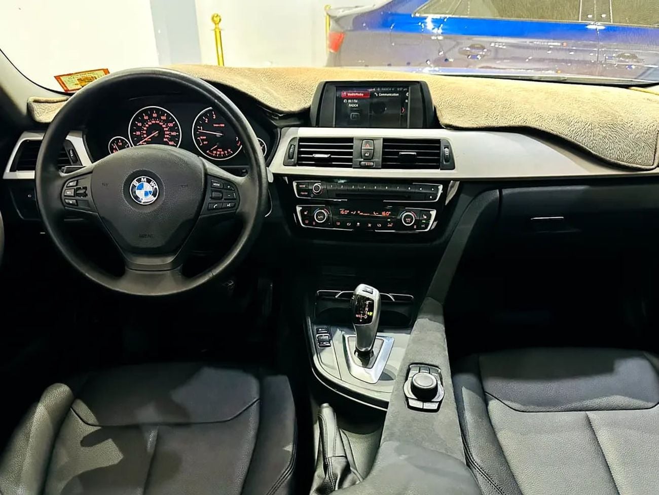 BMW 320i STD JOY EDITION